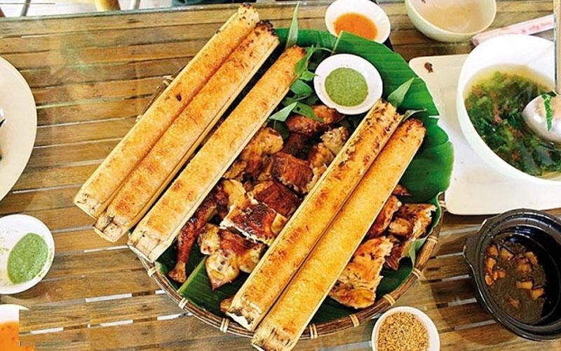 Cơm lam – Là loại cơm rất đặc trưng của các dân tộc thiểu số Đắk Lắk